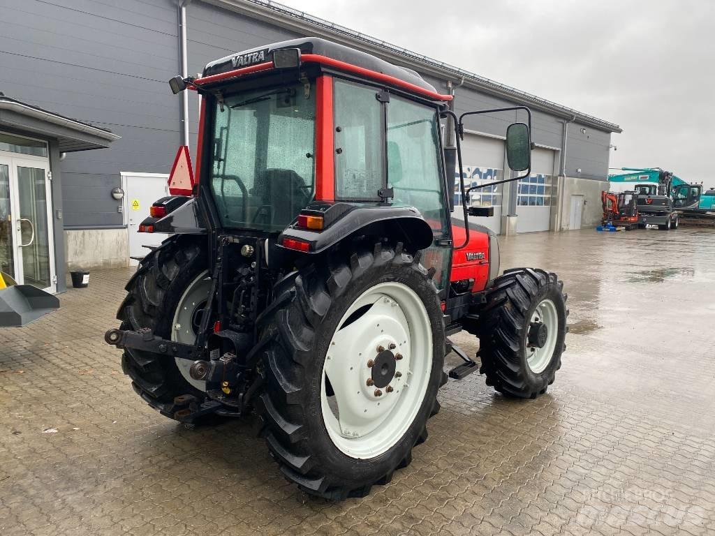 Valtra 700-4 Трактора