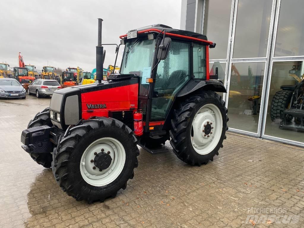 Valtra 700-4 Трактора