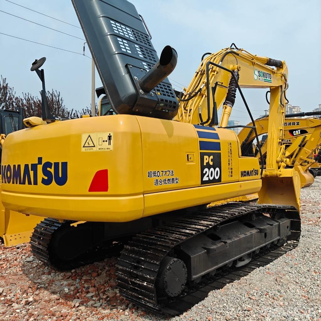 Komatsu 200-8 Гусеничные экскаваторы