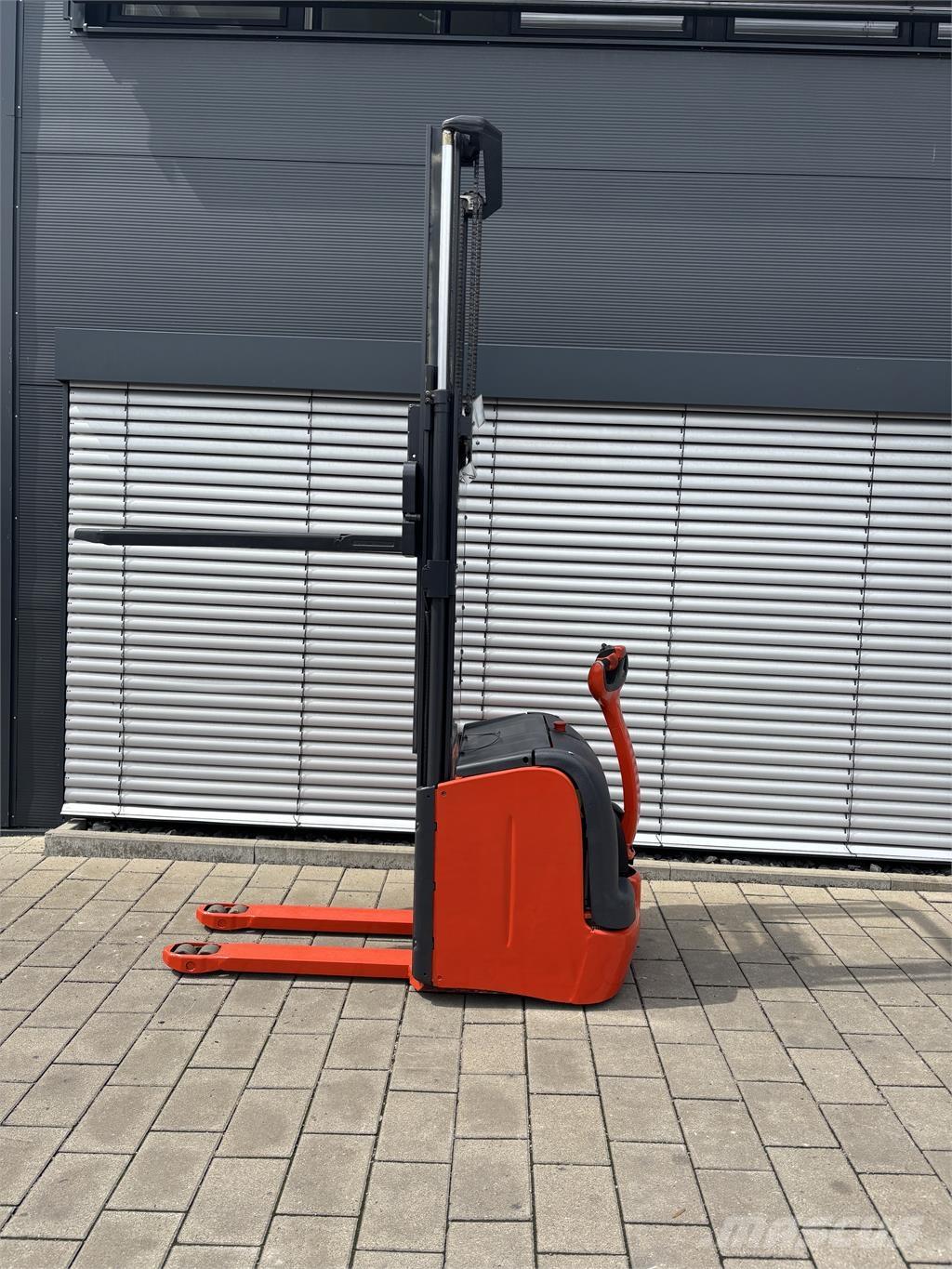 Linde L16 Самоходные электроштабелёры