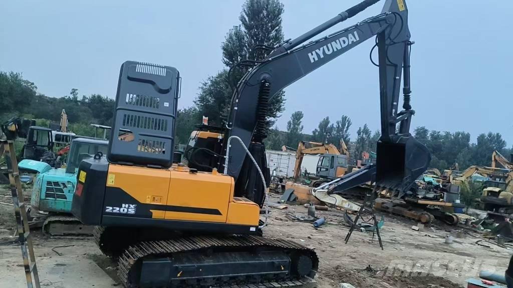 Hyundai HX220S Гусеничные экскаваторы
