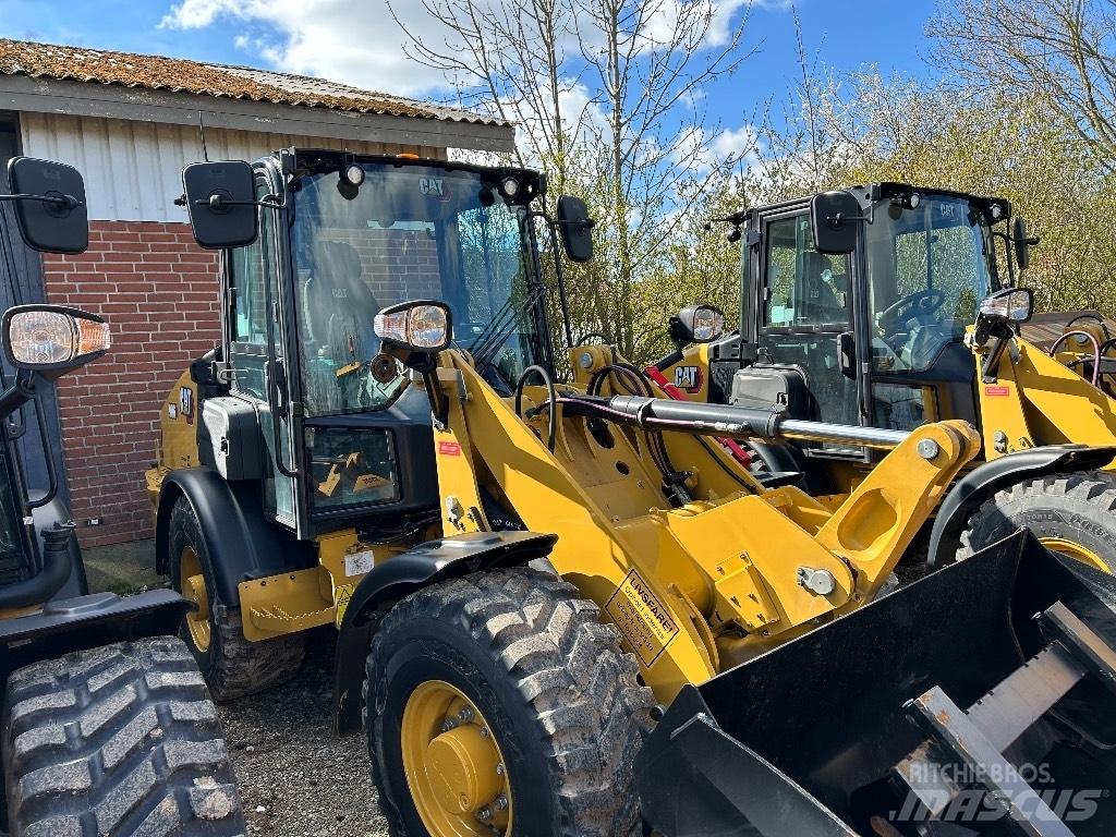 CAT 906 Фронтальные погрузчики