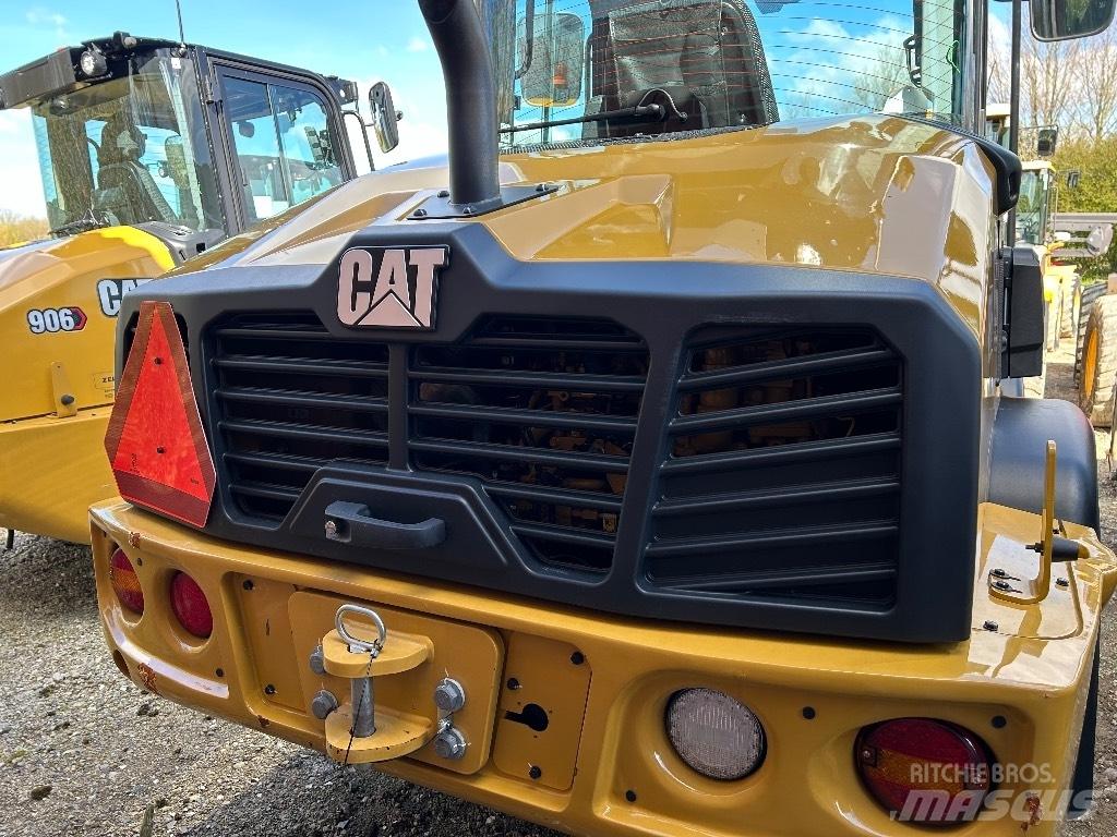 CAT 906 Фронтальные погрузчики
