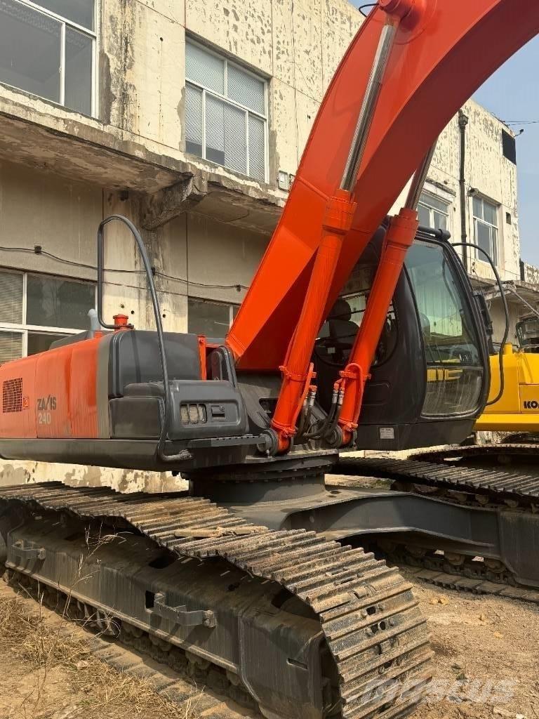 Hitachi ZX 240 Гусеничные экскаваторы