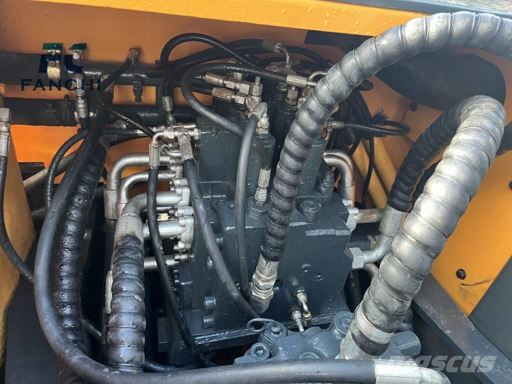 Hyundai 220LC-9S Гусеничные экскаваторы