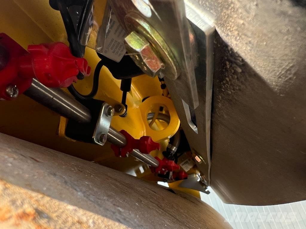 Bomag BW100 AD-5 Катки тротуарные