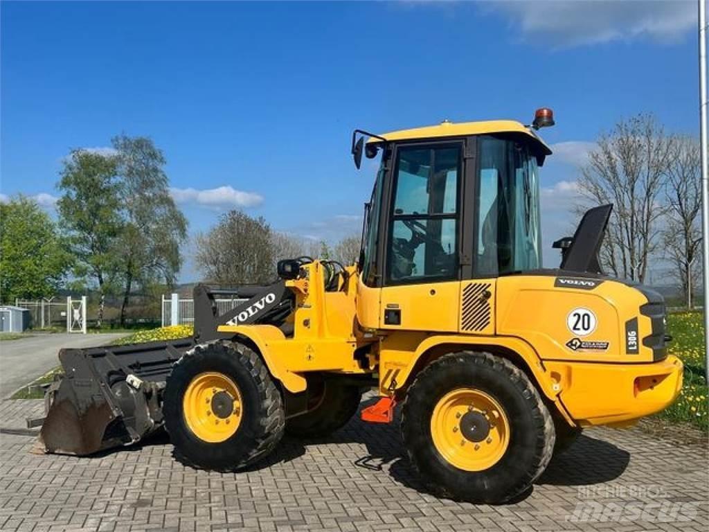 Volvo L30G Фронтальные погрузчики