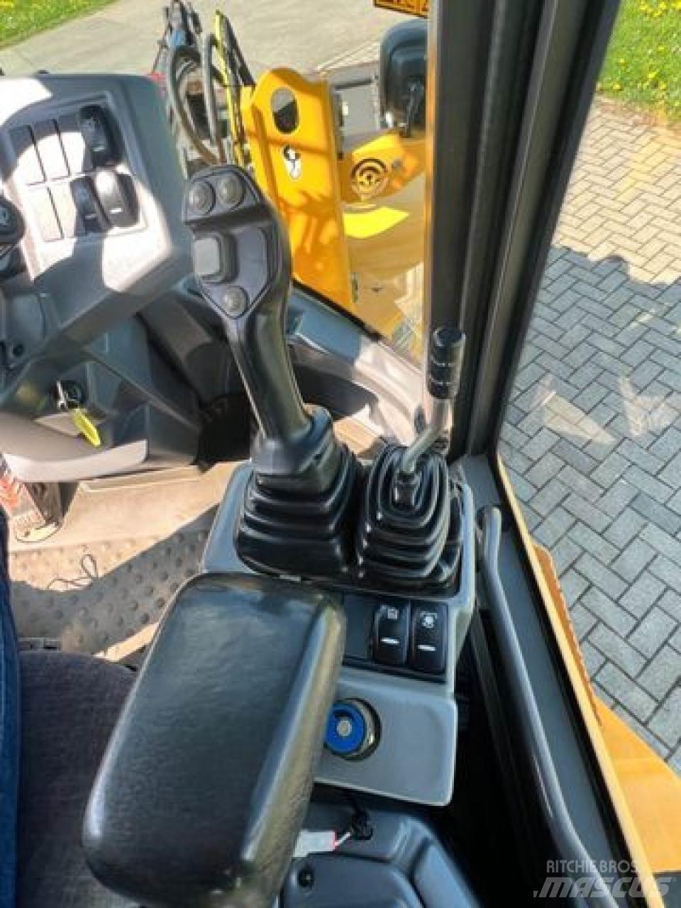 Volvo L30G Фронтальные погрузчики