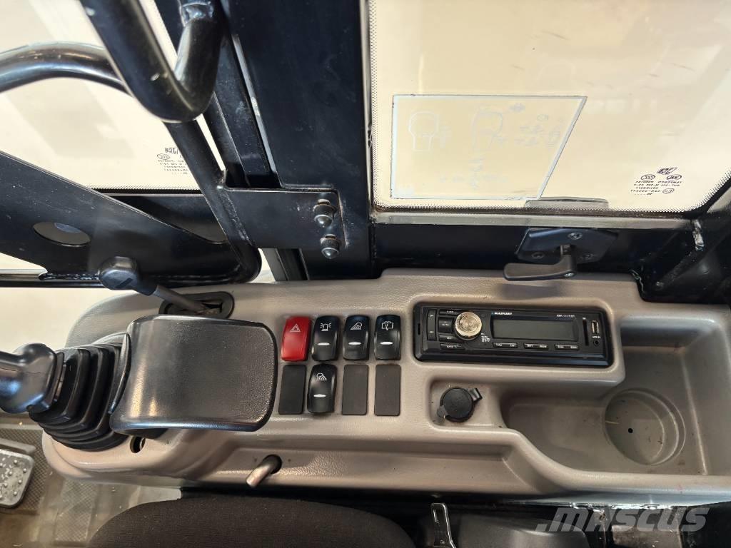 JCB 403 Многофункциональные сельскохозяйственные погрузчики