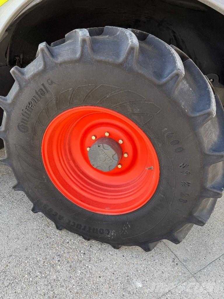 CLAAS Jaguar 960 4WD Прицепные кормоуборочные комбайны