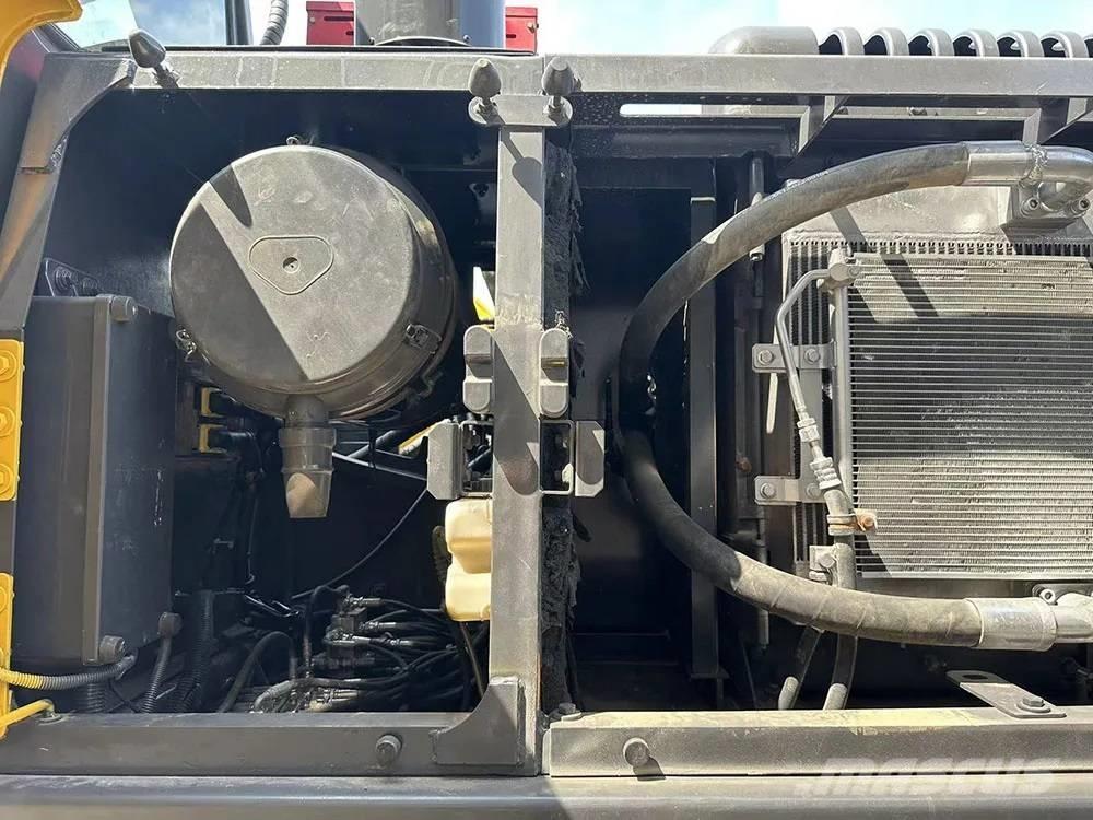 Volvo EC240D Гусеничные экскаваторы