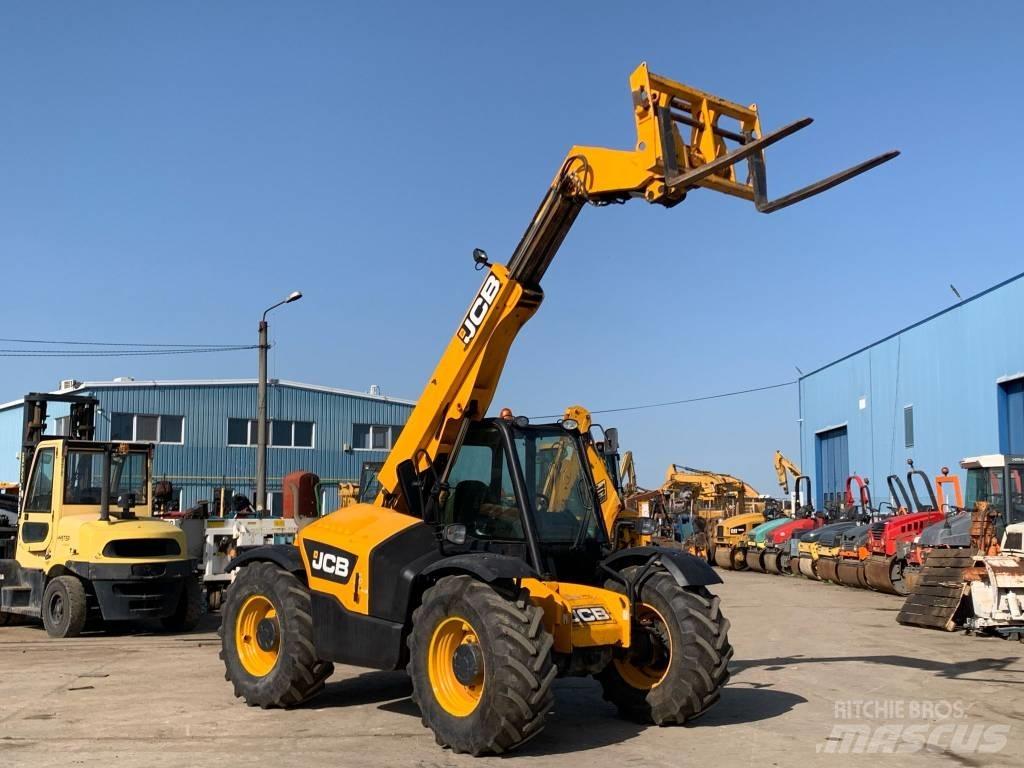 JCB 526-56 Agri Сельскохозяйственные телескопические погрузчики