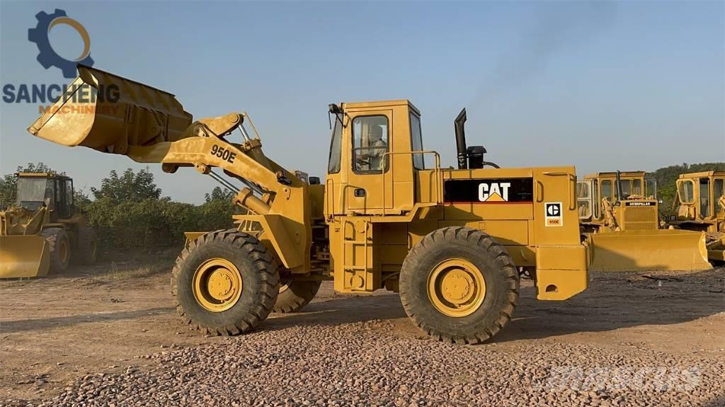 CAT 950E Фронтальные погрузчики