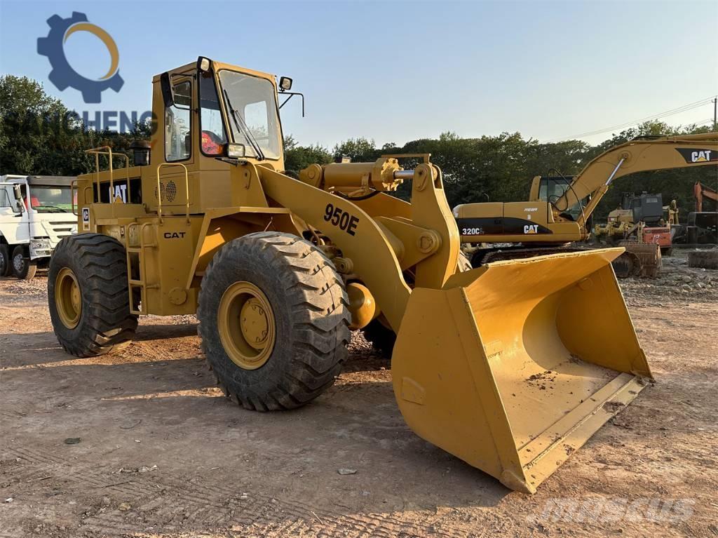 CAT 950E Фронтальные погрузчики