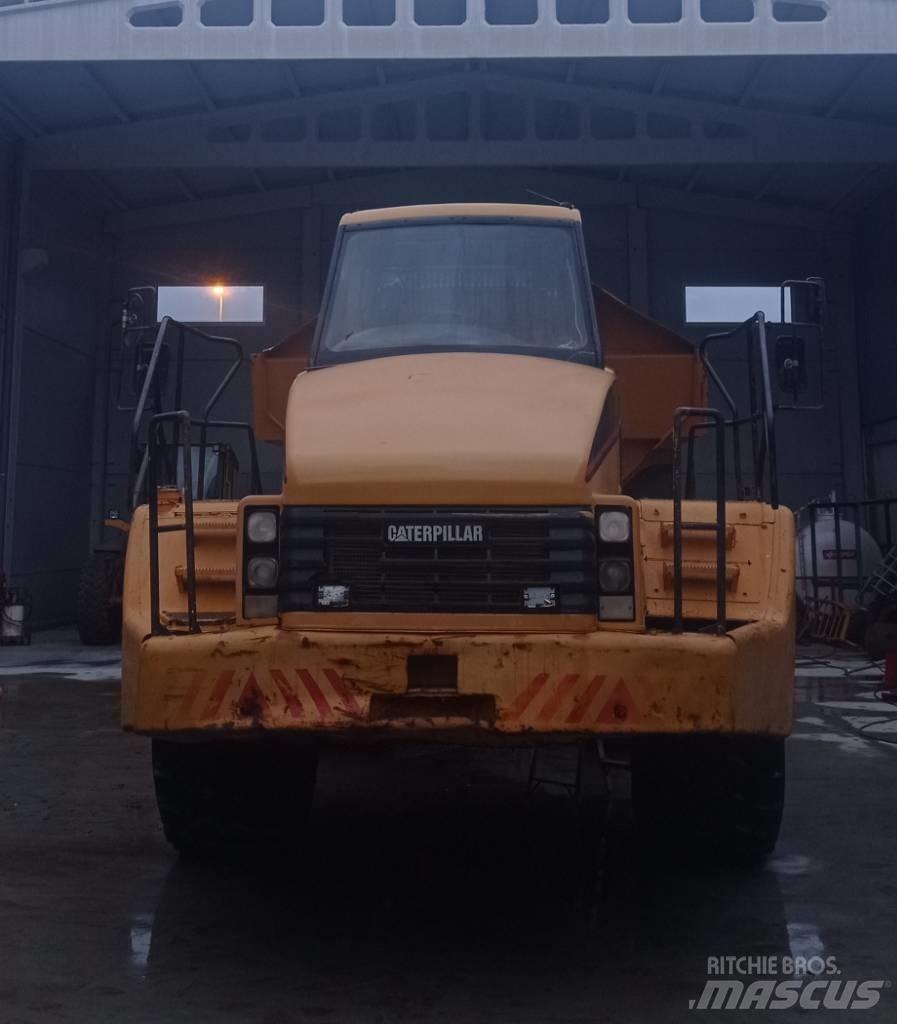 CAT 740 Шарнирно-сочленённые самосвалы