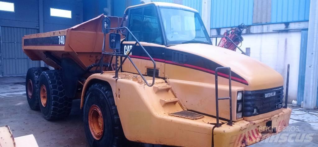 CAT 740 Шарнирно-сочленённые самосвалы