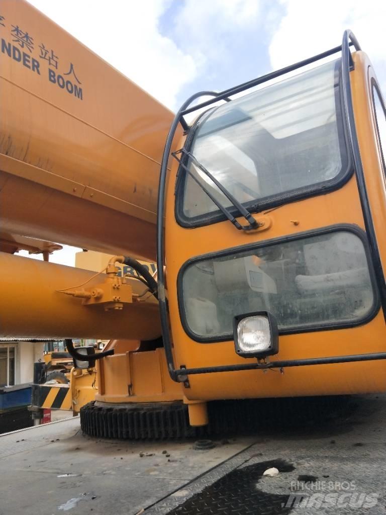 XCMG QY70T Автокраны