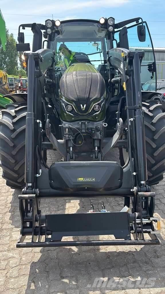Valtra G135 Трактора