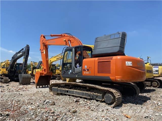 Hitachi ZX 250 Гусеничные экскаваторы
