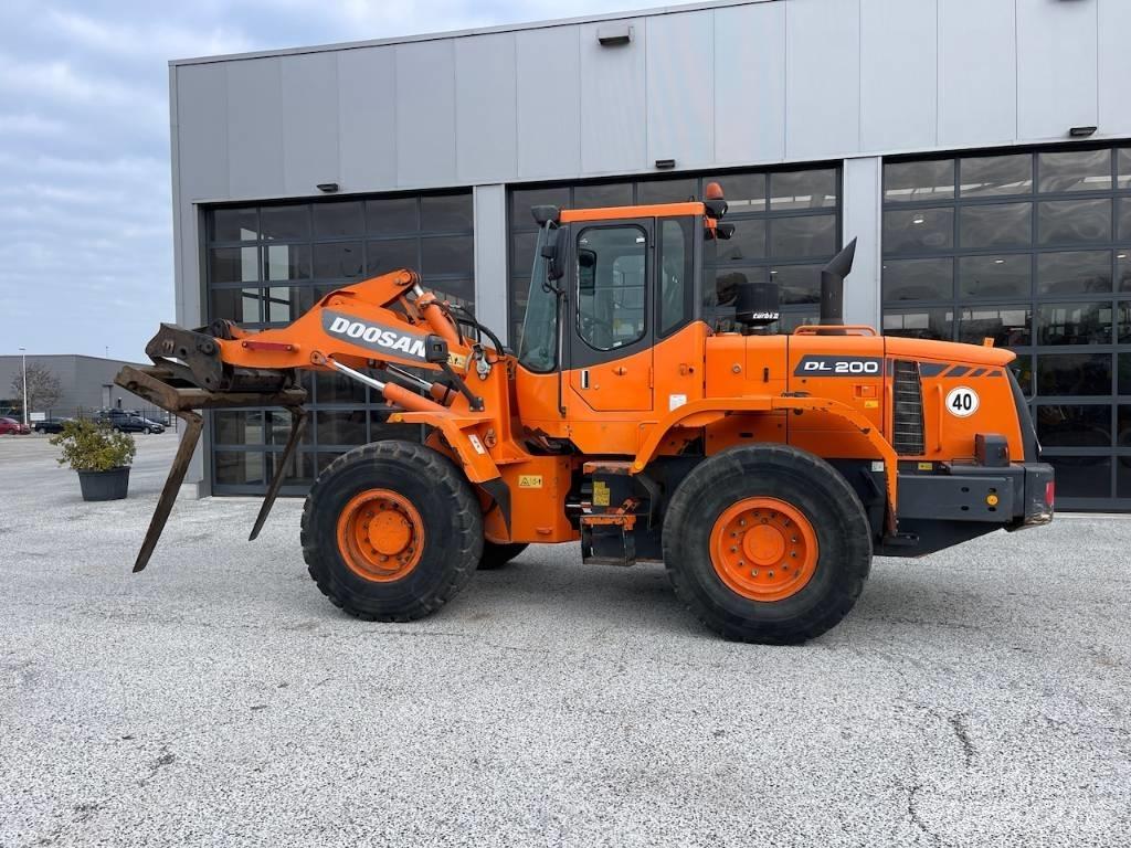 Doosan DL 200 Фронтальные погрузчики