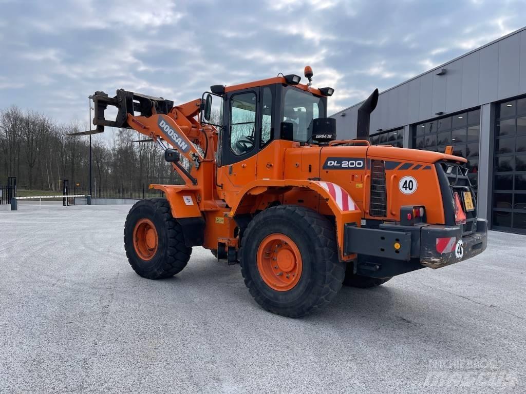 Doosan DL 200 Фронтальные погрузчики