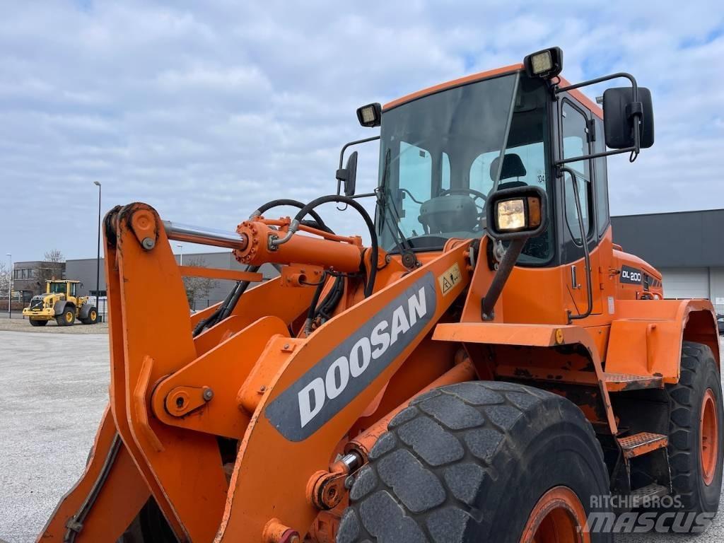Doosan DL 200 Фронтальные погрузчики