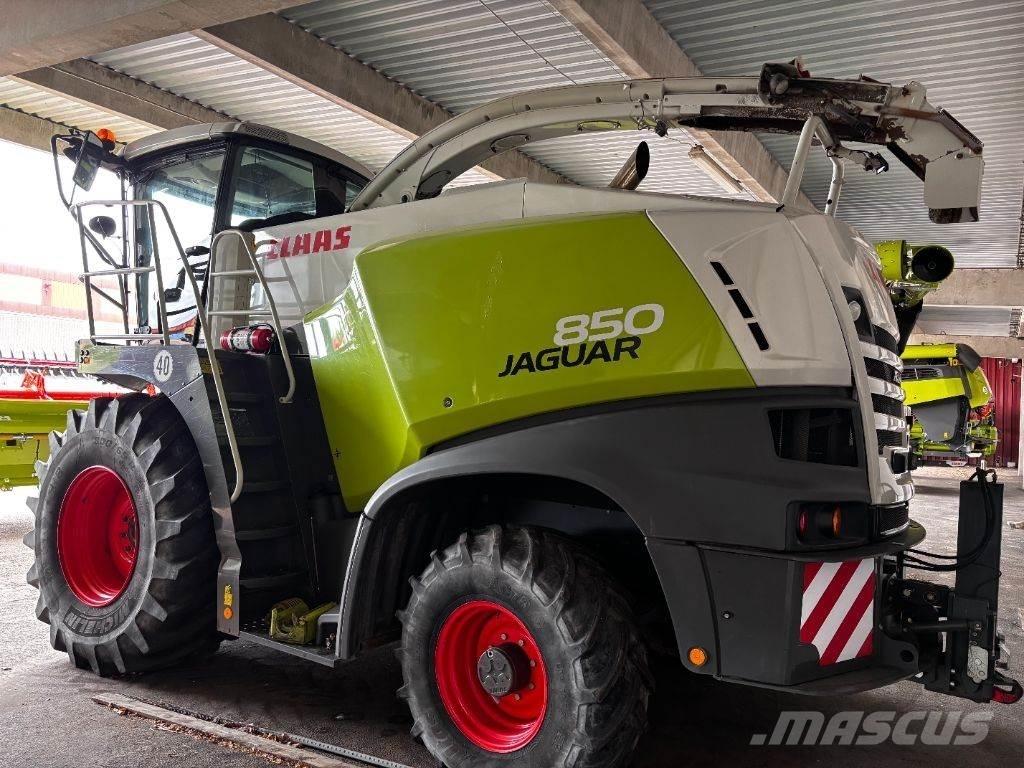 CLAAS Jaguar 850 Самоходные кормоуборочные комбайны