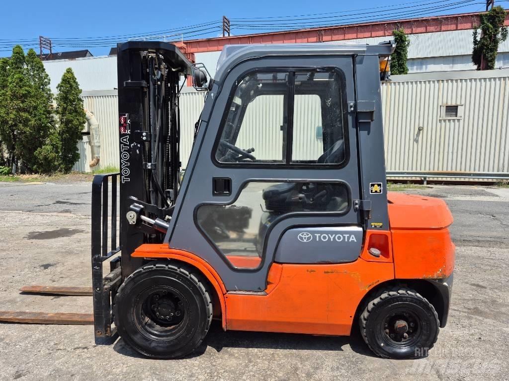 Toyota 7 FGU 25 Другие складские механизмы