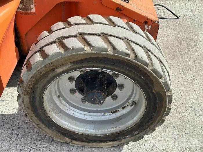 JLG E450 Коленчатые подъемники