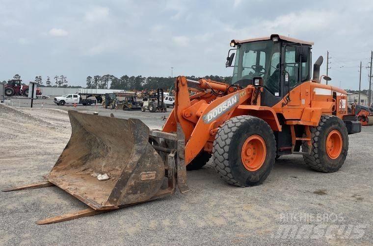Doosan DL220-3 Фронтальные погрузчики
