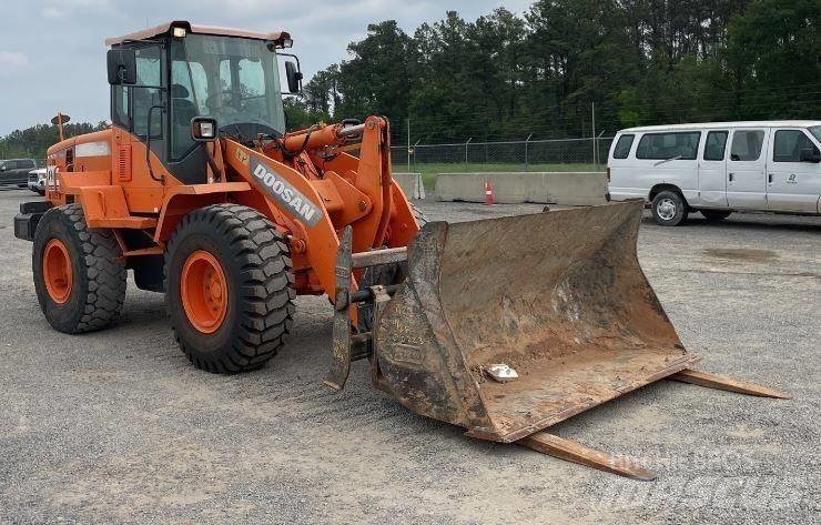 Doosan DL220-3 Фронтальные погрузчики