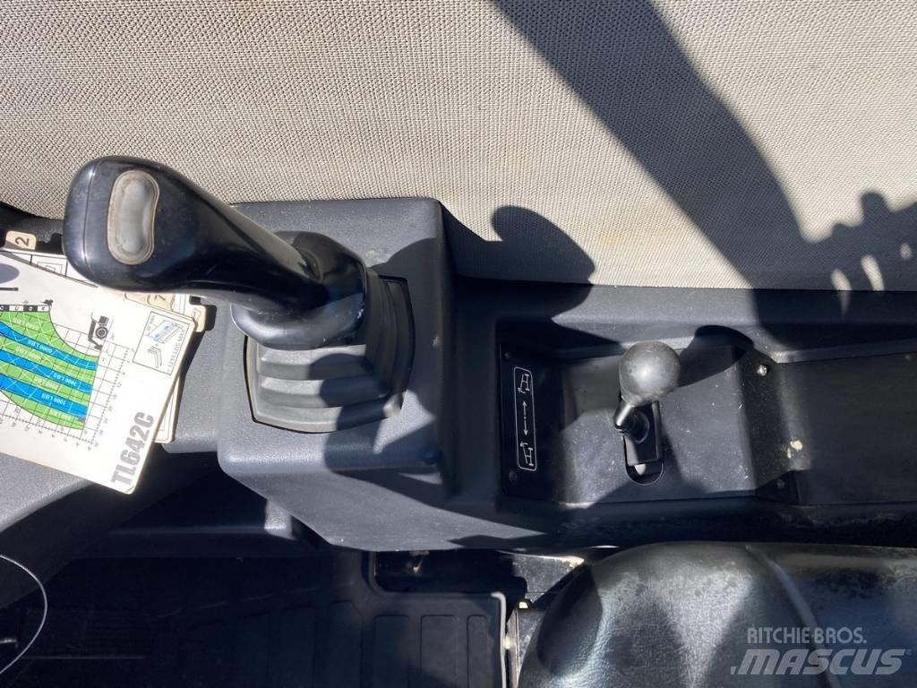 CAT TL 642 C Телескопические погрузчики