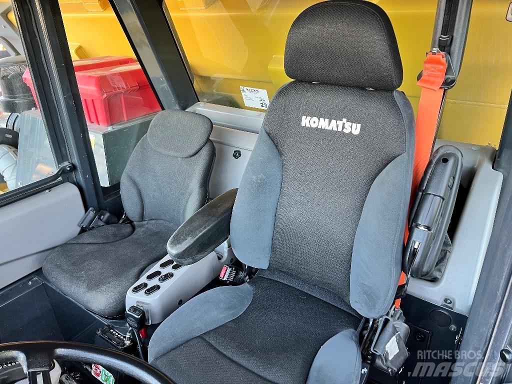 Komatsu 605-8 Карьерные самосвалы