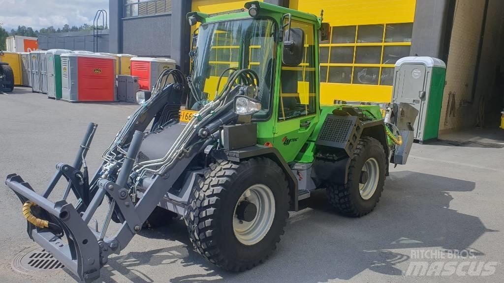 LM Trac 586 Фронтальные погрузчики