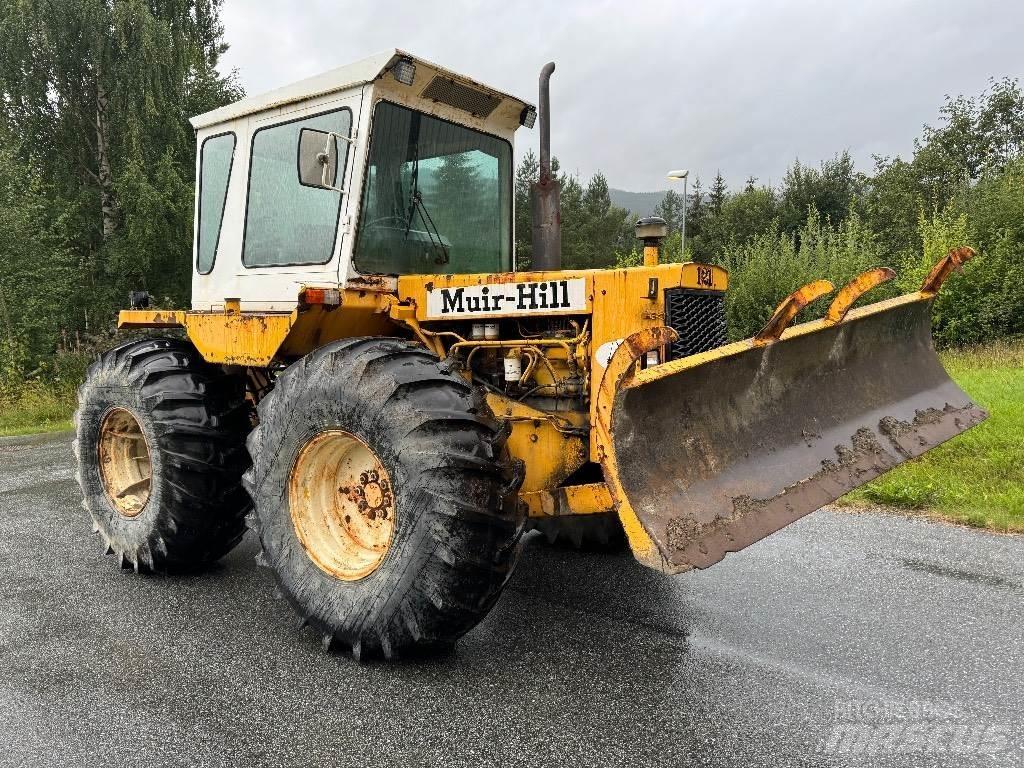 Muir-Hill MH121 Трактора