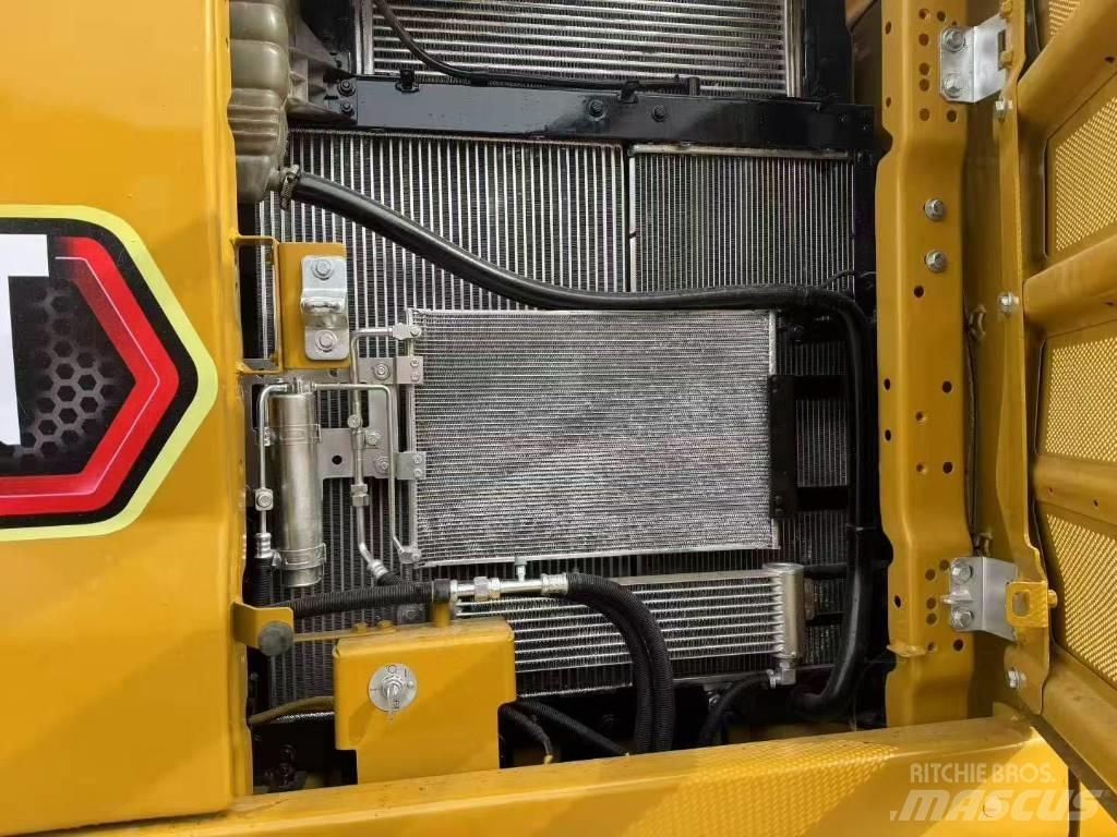 CAT 323GC Гусеничные экскаваторы