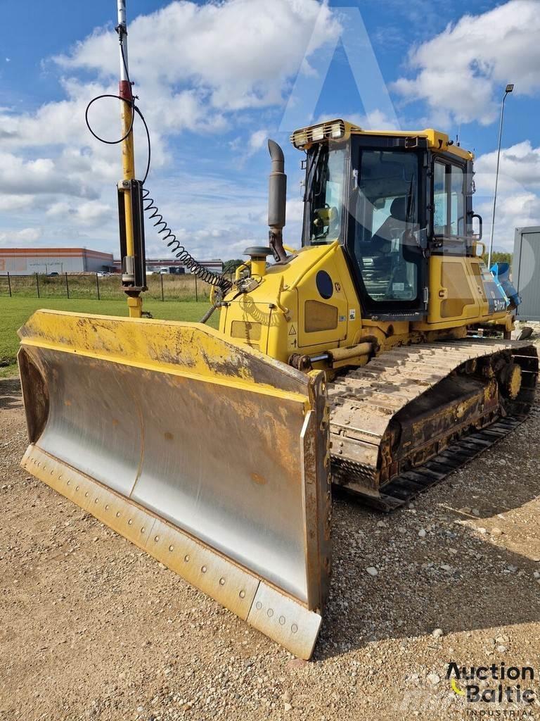 Komatsu D51PX-22 Гусеничные бульдозеры
