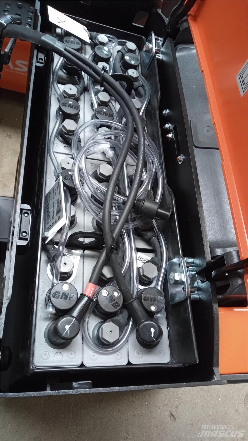 Toyota LPE200B Ручные электрические тележки