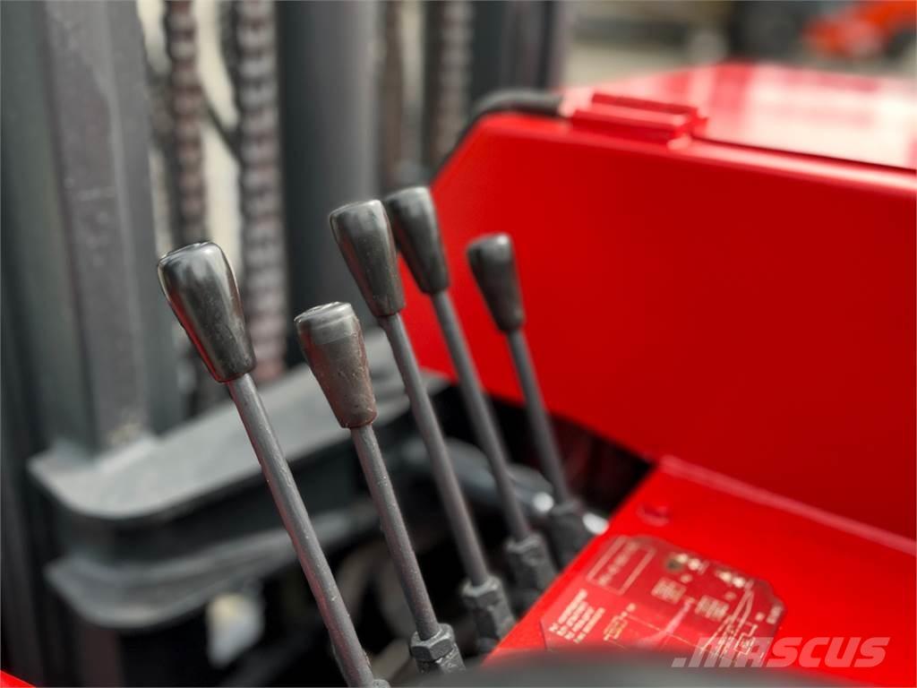 Moffett M3 20.4 Прицепные вилочные погрузчики