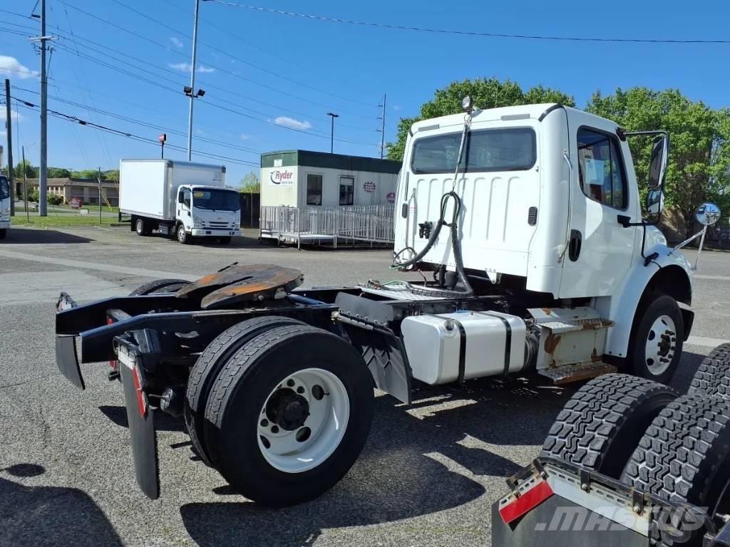 Freightliner M2 106 Седельные тягачи