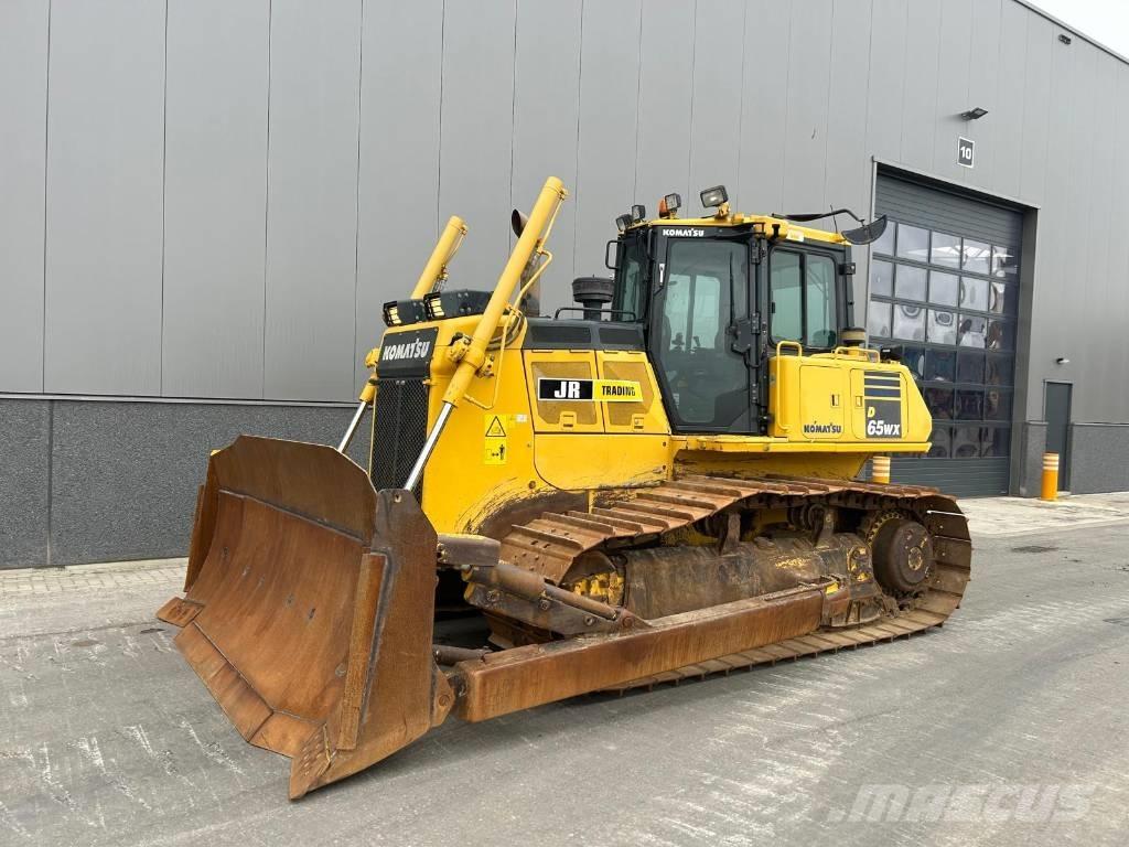 Komatsu D 65 WX-18 Гусеничные бульдозеры