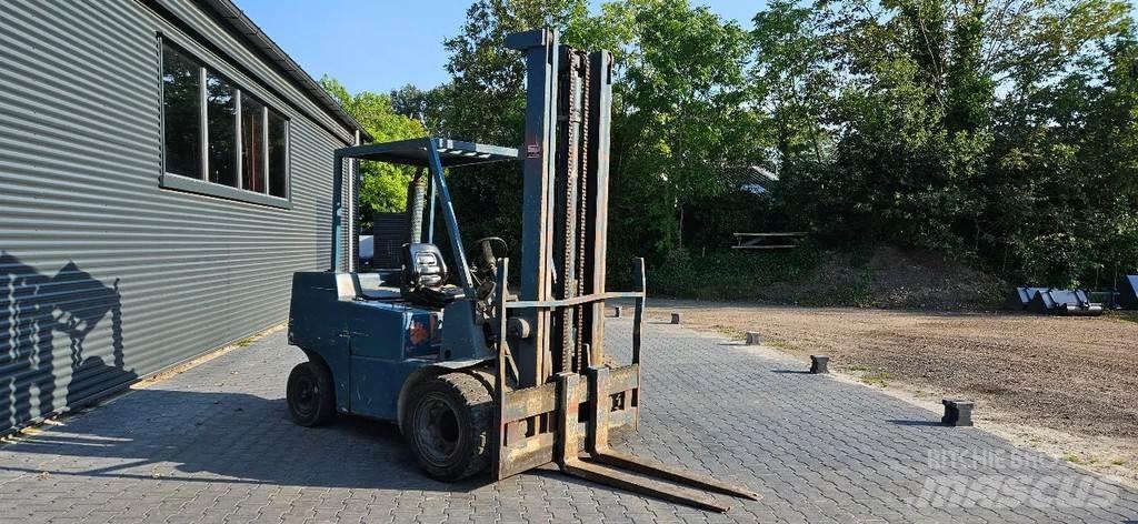 Clark 3 ton diesel Другие складские механизмы