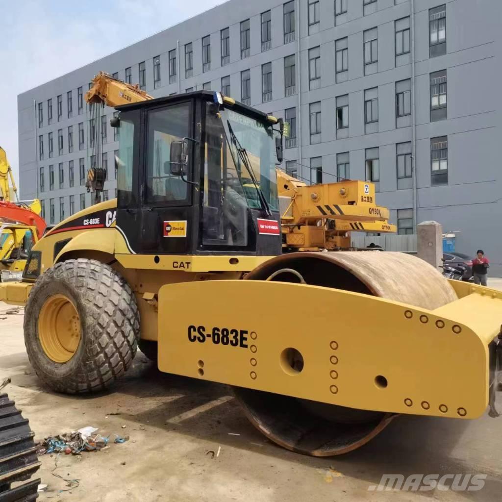 CAT CS 683 E Грунтовые катки