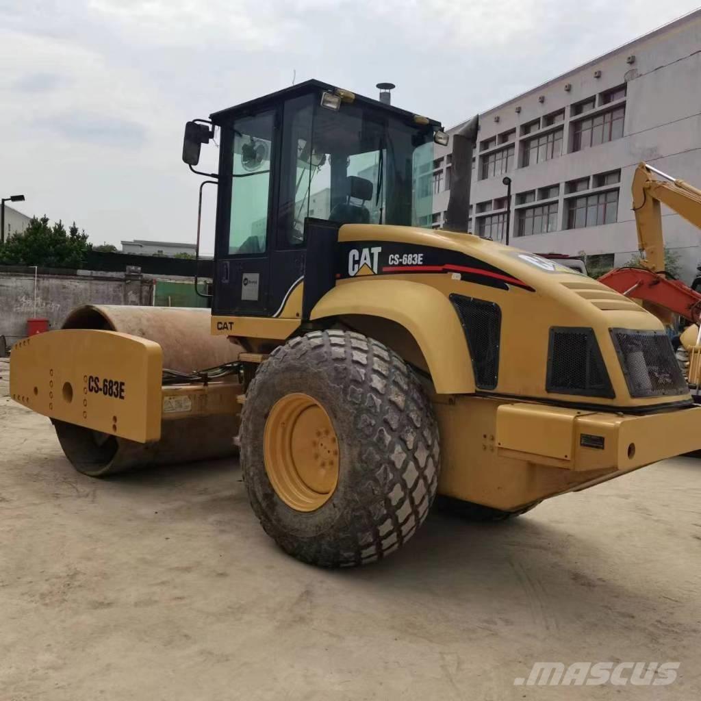 CAT CS 683 E Грунтовые катки