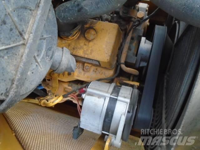 John Deere 450HL Гусеничные бульдозеры