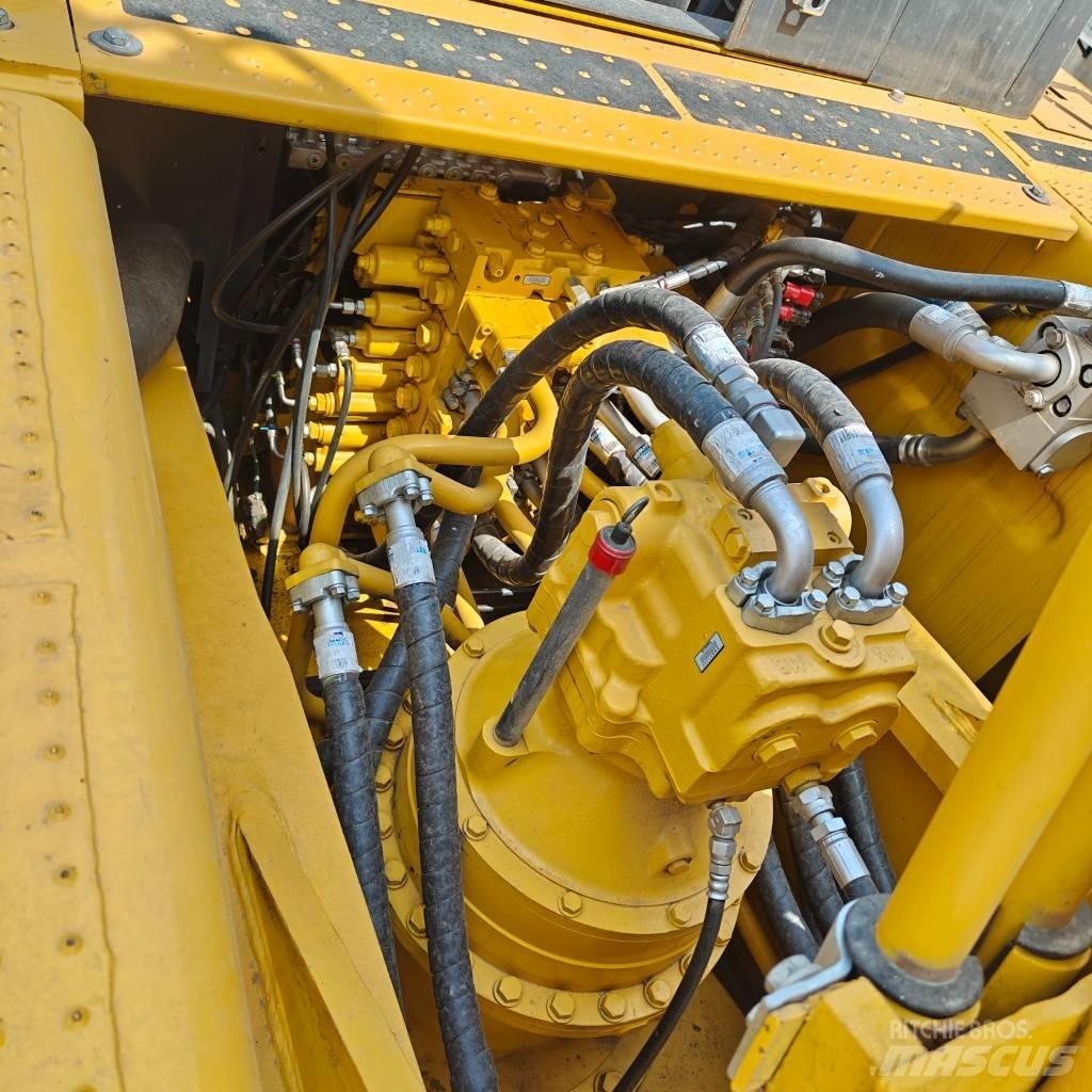 Komatsu 450LC-8 Гусеничные экскаваторы