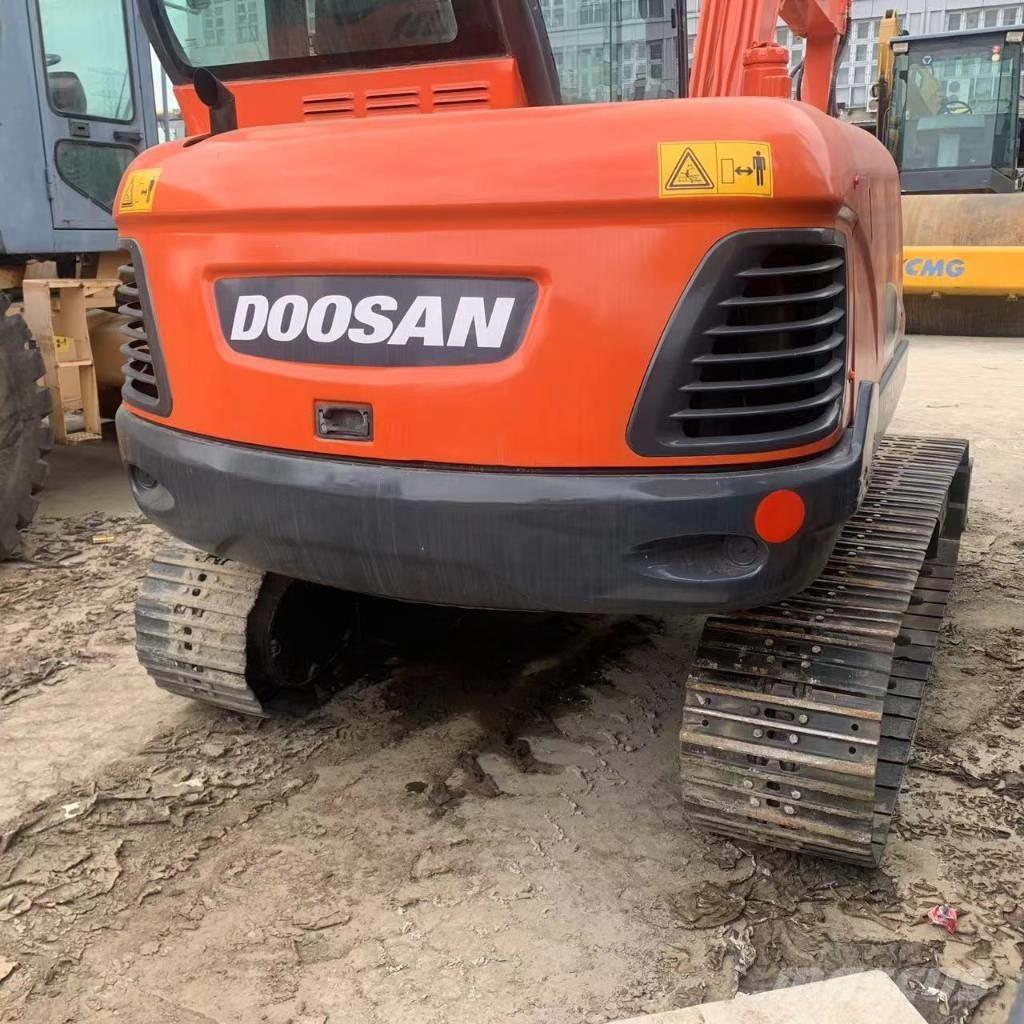 Doosan DX60 Малые экскаваторы 7т-12т