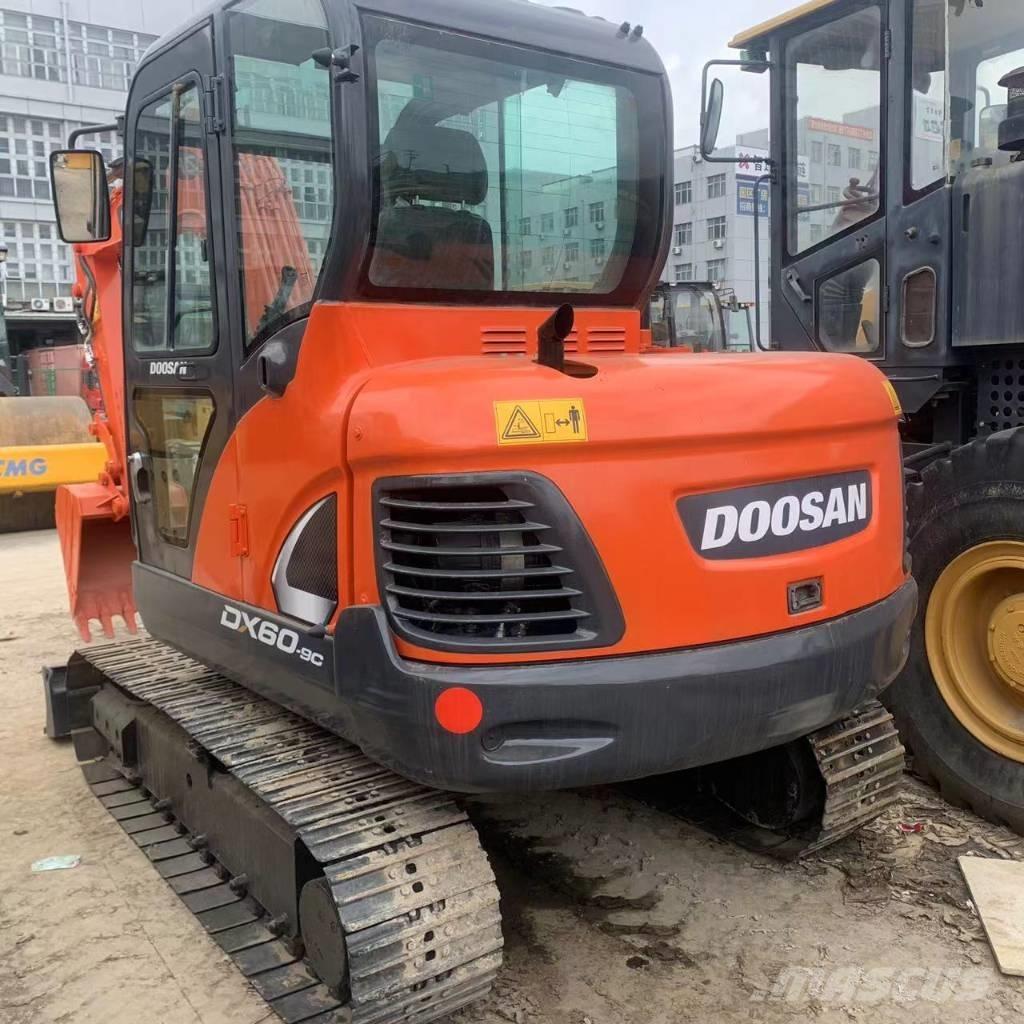 Doosan DX60 Малые экскаваторы 7т-12т