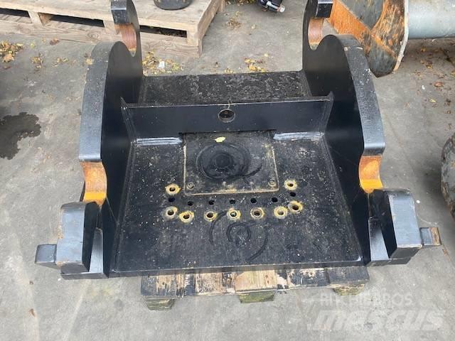 CAT CW70 kopplaat Грейферы