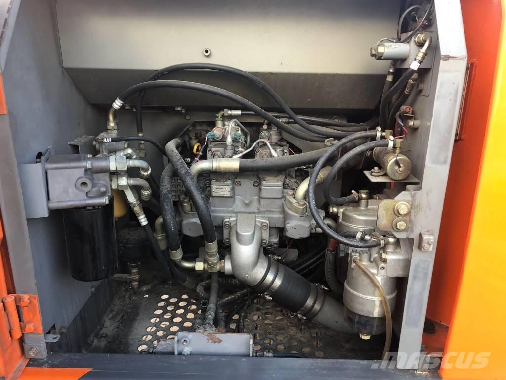 Hitachi ZX 210 LC-3 Гусеничные экскаваторы